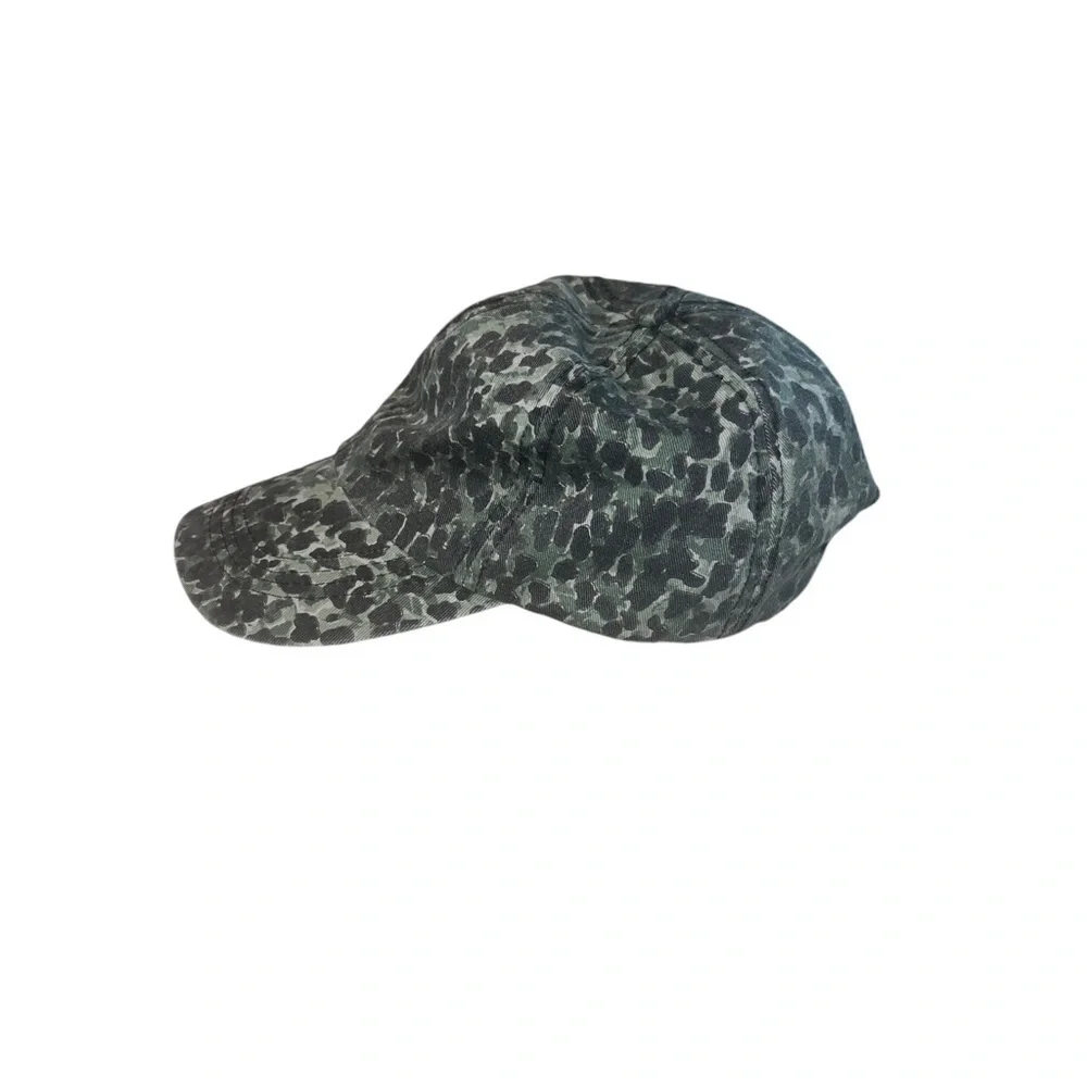 ▶️ Anthropologie ◀️ Animal Print Camouflage Hat.